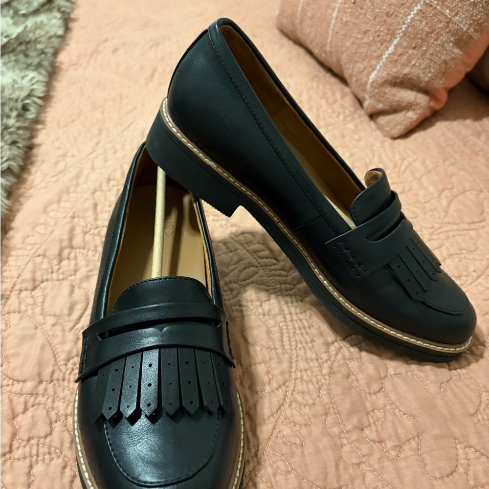 Naturalizer Black Fringe Loafers